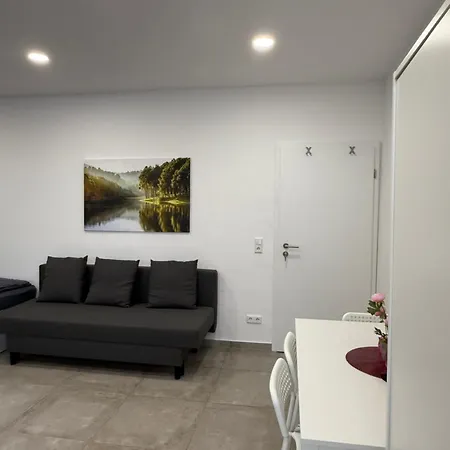 Schoenes Zimmer-3 In Stuttgart-mitte *