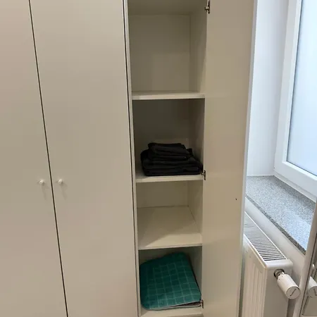 Schoenes Zimmer-3 In Stuttgart-mitte שטוטגרט