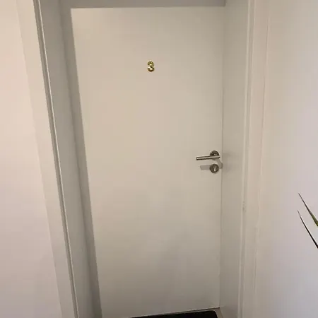 Schoenes Zimmer-3 In Stuttgart-mitte *