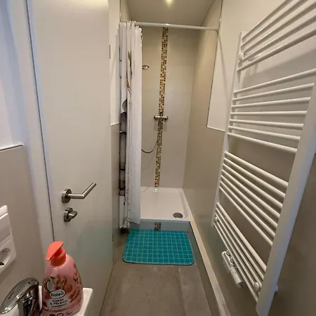 Schoenes Zimmer-3 In Stuttgart-mitte *