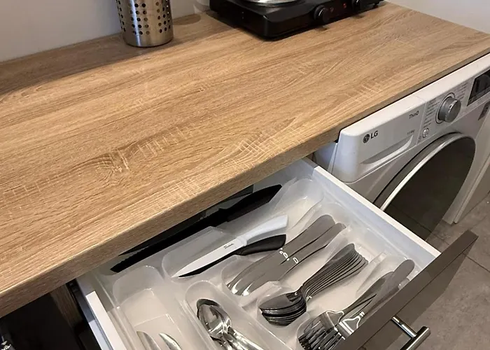 Schoenes Zimmer-3 In Stuttgart-mitte Privat bolig