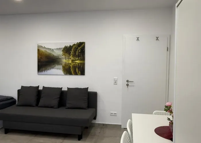 Schönes Zimmer-3 In Stuttgart-mitte *