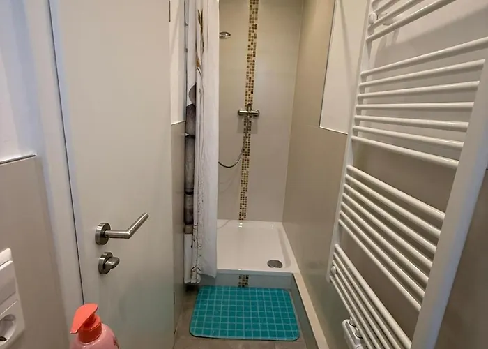 Schönes Zimmer-3 In Stuttgart-mitte *